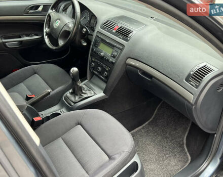 Сірий Шкода Октавія, об'ємом двигуна 1.6 л та пробігом 180 тис. км за 6100 $, фото 26 на Automoto.ua