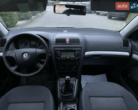 Серый Шкода Октавия, объемом двигателя 1.6 л и пробегом 223 тыс. км за 5850 $, фото 18 на Automoto.ua