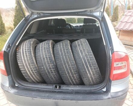 Сірий Шкода Октавія, об'ємом двигуна 2 л та пробігом 318 тис. км за 5201 $, фото 4 на Automoto.ua