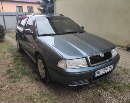 Серый Шкода Октавия, объемом двигателя 1.6 л и пробегом 304 тыс. км за 4400 $, фото 1 на Automoto.ua