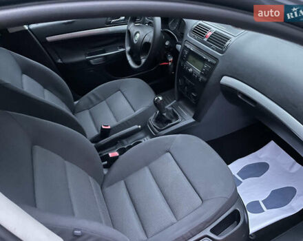 Серый Шкода Октавия, объемом двигателя 1.6 л и пробегом 223 тыс. км за 5850 $, фото 14 на Automoto.ua