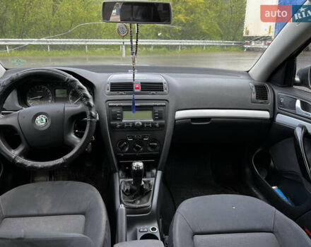 Серый Шкода Октавия, объемом двигателя 1.6 л и пробегом 327 тыс. км за 5300 $, фото 18 на Automoto.ua