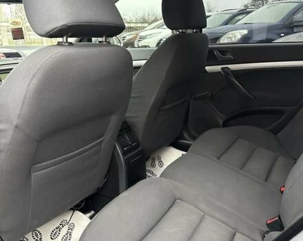 Серый Шкода Октавия, объемом двигателя 1.6 л и пробегом 214 тыс. км за 5000 $, фото 4 на Automoto.ua