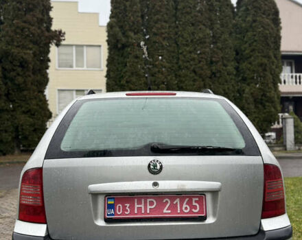 Серый Шкода Октавия, объемом двигателя 1.6 л и пробегом 215 тыс. км за 4750 $, фото 3 на Automoto.ua