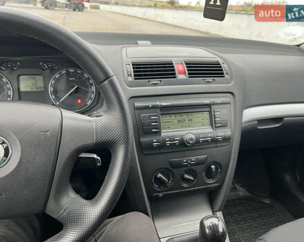 Серый Шкода Октавия, объемом двигателя 1.6 л и пробегом 220 тыс. км за 5750 $, фото 73 на Automoto.ua
