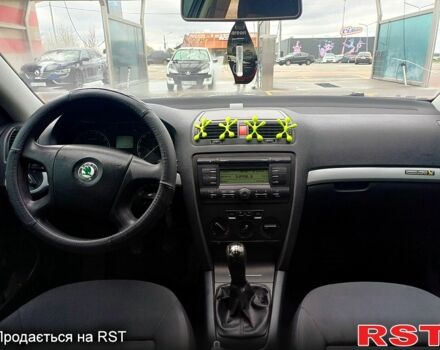 Серый Шкода Октавия, объемом двигателя 1.6 л и пробегом 213 тыс. км за 5500 $, фото 7 на Automoto.ua