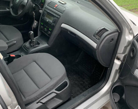 Сірий Шкода Октавія, об'ємом двигуна 1.6 л та пробігом 240 тис. км за 6000 $, фото 7 на Automoto.ua