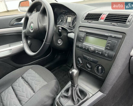 Серый Шкода Октавия, объемом двигателя 1.6 л и пробегом 220 тыс. км за 5750 $, фото 48 на Automoto.ua