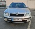 Сірий Шкода Октавія, об'ємом двигуна 2 л та пробігом 364 тис. км за 5600 $, фото 1 на Automoto.ua