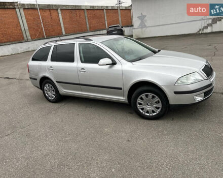 Серый Шкода Октавия, объемом двигателя 1.6 л и пробегом 220 тыс. км за 5750 $, фото 2 на Automoto.ua