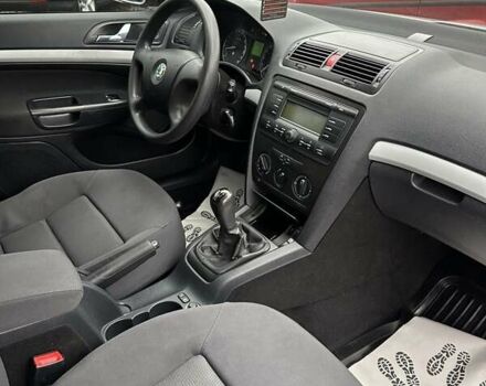 Серый Шкода Октавия, объемом двигателя 1.6 л и пробегом 214 тыс. км за 5000 $, фото 18 на Automoto.ua