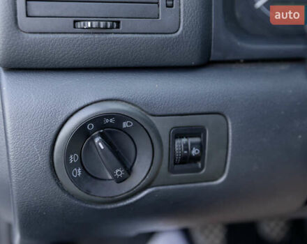 Серый Шкода Октавия, объемом двигателя 1.6 л и пробегом 219 тыс. км за 5500 $, фото 16 на Automoto.ua