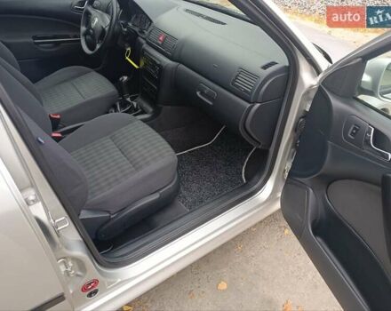 Серый Шкода Октавия, объемом двигателя 1.6 л и пробегом 180 тыс. км за 6500 $, фото 2 на Automoto.ua