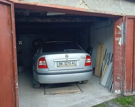 Серый Шкода Октавия, объемом двигателя 1.6 л и пробегом 275 тыс. км за 4500 $, фото 3 на Automoto.ua