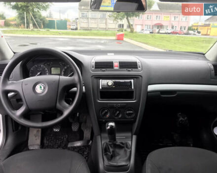 Шкода Октавия 2006 в Гайвороне на Automoto.ua Серый Шкода Октавия, объемом двигателя 1.6 л и пробегом 312 тыс. км за 5900 $, фото 5 на Automoto.ua
