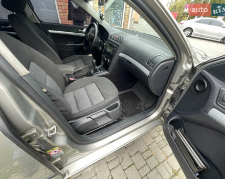 Серый Шкода Октавия, объемом двигателя 1.6 л и пробегом 305 тыс. км за 5200 $, фото 8 на Automoto.ua