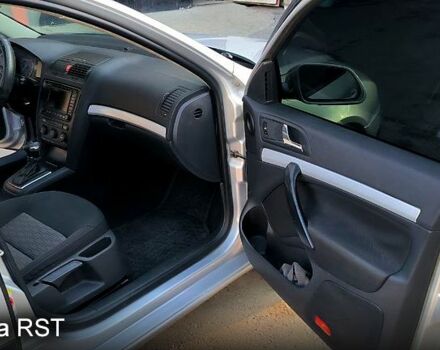 Серый Шкода Октавия, объемом двигателя 2 л и пробегом 295 тыс. км за 4500 $, фото 3 на Automoto.ua