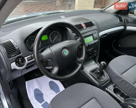 Серый Шкода Октавия, объемом двигателя 1.6 л и пробегом 217 тыс. км за 5700 $, фото 32 на Automoto.ua