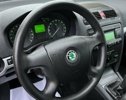 Серый Шкода Октавия, объемом двигателя 1.6 л и пробегом 217 тыс. км за 5700 $, фото 35 на Automoto.ua