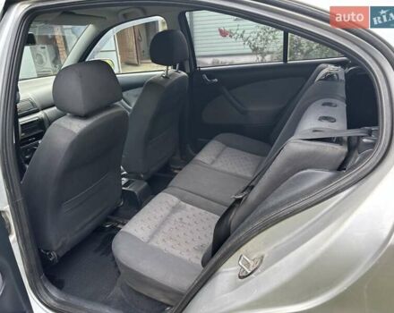 Серый Шкода Октавия, объемом двигателя 1.6 л и пробегом 162 тыс. км за 5434 $, фото 4 на Automoto.ua