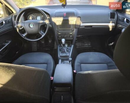 Серый Шкода Октавия, объемом двигателя 2 л и пробегом 245 тыс. км за 5500 $, фото 4 на Automoto.ua