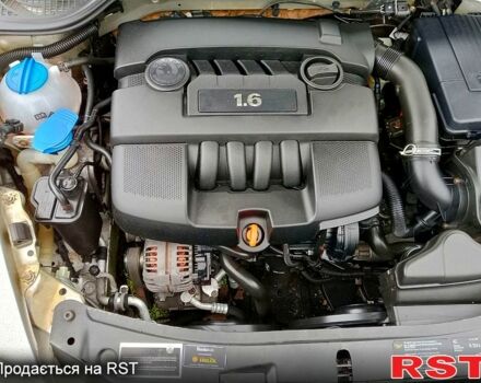 Серый Шкода Октавия, объемом двигателя 1.6 л и пробегом 260 тыс. км за 5600 $, фото 7 на Automoto.ua