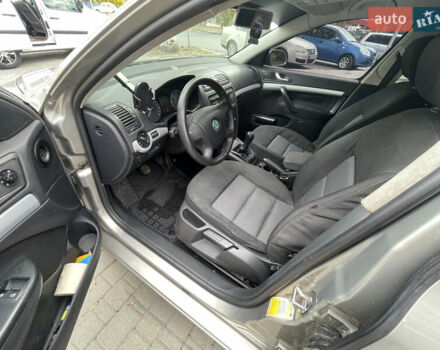 Серый Шкода Октавия, объемом двигателя 1.6 л и пробегом 305 тыс. км за 5200 $, фото 9 на Automoto.ua