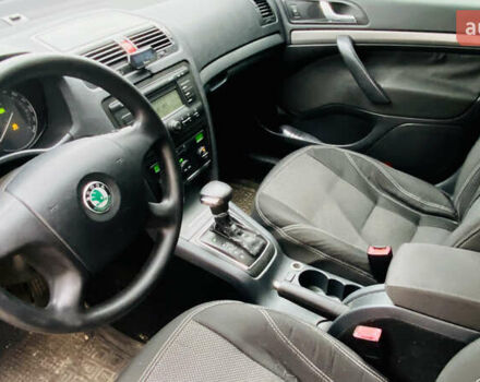 Серый Шкода Октавия, объемом двигателя 1.6 л и пробегом 243 тыс. км за 6500 $, фото 2 на Automoto.ua