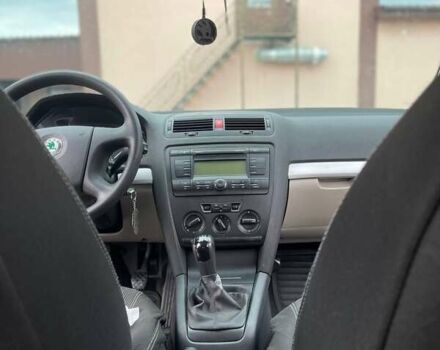 Серый Шкода Октавия, объемом двигателя 1.6 л и пробегом 228 тыс. км за 6250 $, фото 10 на Automoto.ua