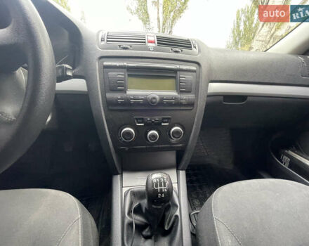 Серый Шкода Октавия, объемом двигателя 1.6 л и пробегом 305 тыс. км за 5200 $, фото 7 на Automoto.ua