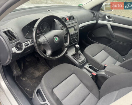 Серый Шкода Октавия, объемом двигателя 1.6 л и пробегом 185 тыс. км за 5750 $, фото 17 на Automoto.ua