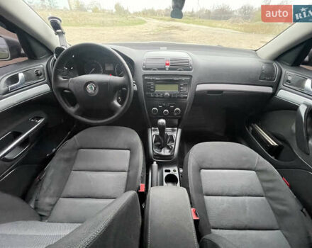 Серый Шкода Октавия, объемом двигателя 1.6 л и пробегом 305 тыс. км за 5200 $, фото 11 на Automoto.ua