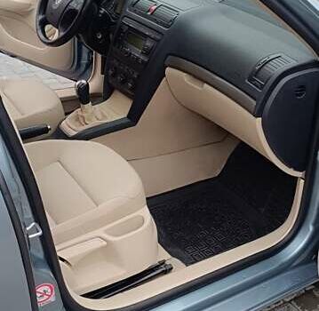 Серый Шкода Октавия, объемом двигателя 1.6 л и пробегом 311 тыс. км за 5600 $, фото 3 на Automoto.ua