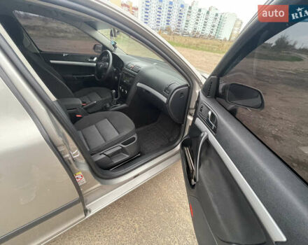 Серый Шкода Октавия, объемом двигателя 1.6 л и пробегом 305 тыс. км за 5200 $, фото 13 на Automoto.ua
