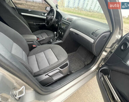 Серый Шкода Октавия, объемом двигателя 1.6 л и пробегом 305 тыс. км за 5200 $, фото 14 на Automoto.ua
