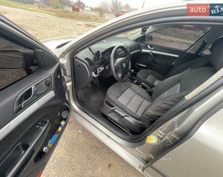 Серый Шкода Октавия, объемом двигателя 1.6 л и пробегом 305 тыс. км за 5200 $, фото 16 на Automoto.ua