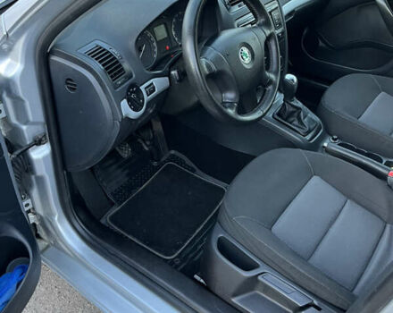 Сірий Шкода Октавія, об'ємом двигуна 0 л та пробігом 250 тис. км за 4999 $, фото 24 на Automoto.ua