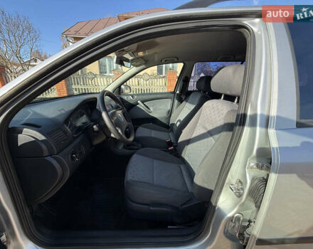 Серый Шкода Октавия, объемом двигателя 1.6 л и пробегом 310 тыс. км за 4350 $, фото 7 на Automoto.ua