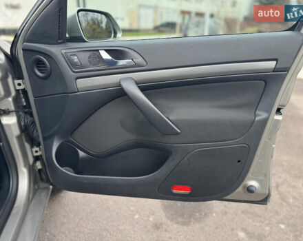 Сірий Шкода Октавія, об'ємом двигуна 2 л та пробігом 208 тис. км за 5600 $, фото 23 на Automoto.ua