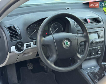 Серый Шкода Октавия, объемом двигателя 1.6 л и пробегом 199 тыс. км за 5950 $, фото 13 на Automoto.ua