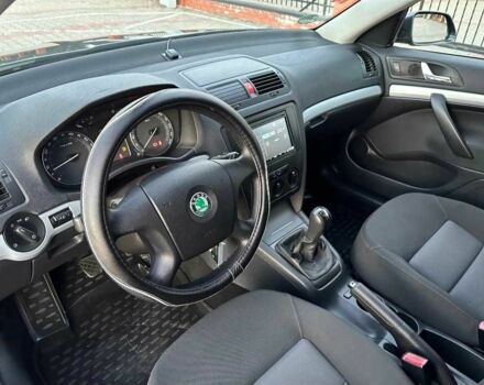 Серый Шкода Октавия, объемом двигателя 2 л и пробегом 235 тыс. км за 1772 $, фото 8 на Automoto.ua