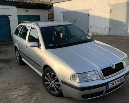 Серый Шкода Октавия, объемом двигателя 1.6 л и пробегом 375 тыс. км за 5500 $, фото 1 на Automoto.ua