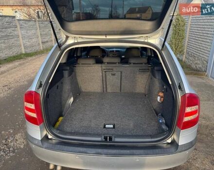 Сірий Шкода Октавія, об'ємом двигуна 2 л та пробігом 242 тис. км за 7400 $, фото 4 на Automoto.ua