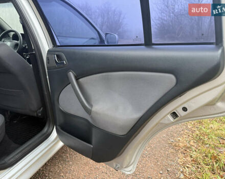 Серый Шкода Октавия, объемом двигателя 1.6 л и пробегом 310 тыс. км за 3850 $, фото 7 на Automoto.ua