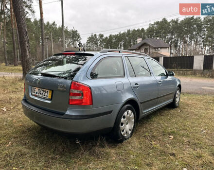 Серый Шкода Октавия, объемом двигателя 1.6 л и пробегом 204 тыс. км за 7800 $, фото 1 на Automoto.ua