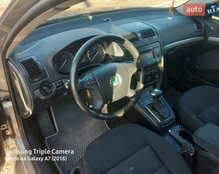 Сірий Шкода Октавія, об'ємом двигуна 2 л та пробігом 217 тис. км за 6800 $, фото 8 на Automoto.ua