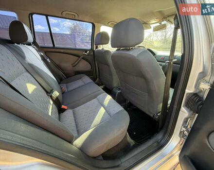 Серый Шкода Октавия, объемом двигателя 1.6 л и пробегом 310 тыс. км за 4350 $, фото 12 на Automoto.ua