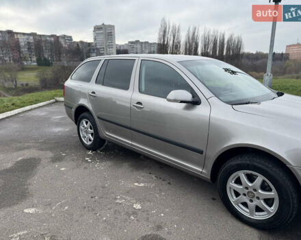 Сірий Шкода Октавія, об'ємом двигуна 2 л та пробігом 208 тис. км за 5600 $, фото 4 на Automoto.ua