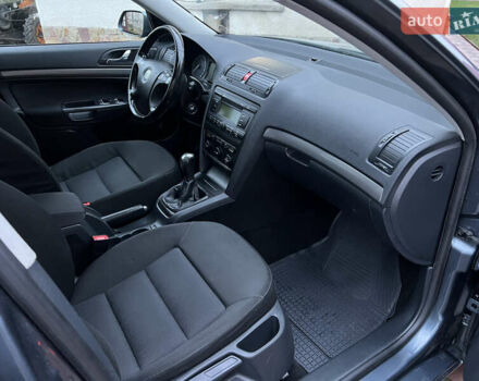 Сірий Шкода Октавія, об'ємом двигуна 1.6 л та пробігом 180 тис. км за 5999 $, фото 48 на Automoto.ua