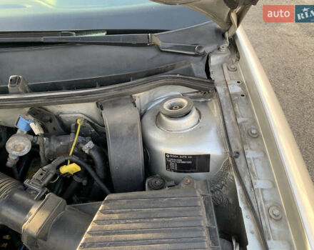 Серый Шкода Октавия, объемом двигателя 1.6 л и пробегом 375 тыс. км за 5500 $, фото 4 на Automoto.ua